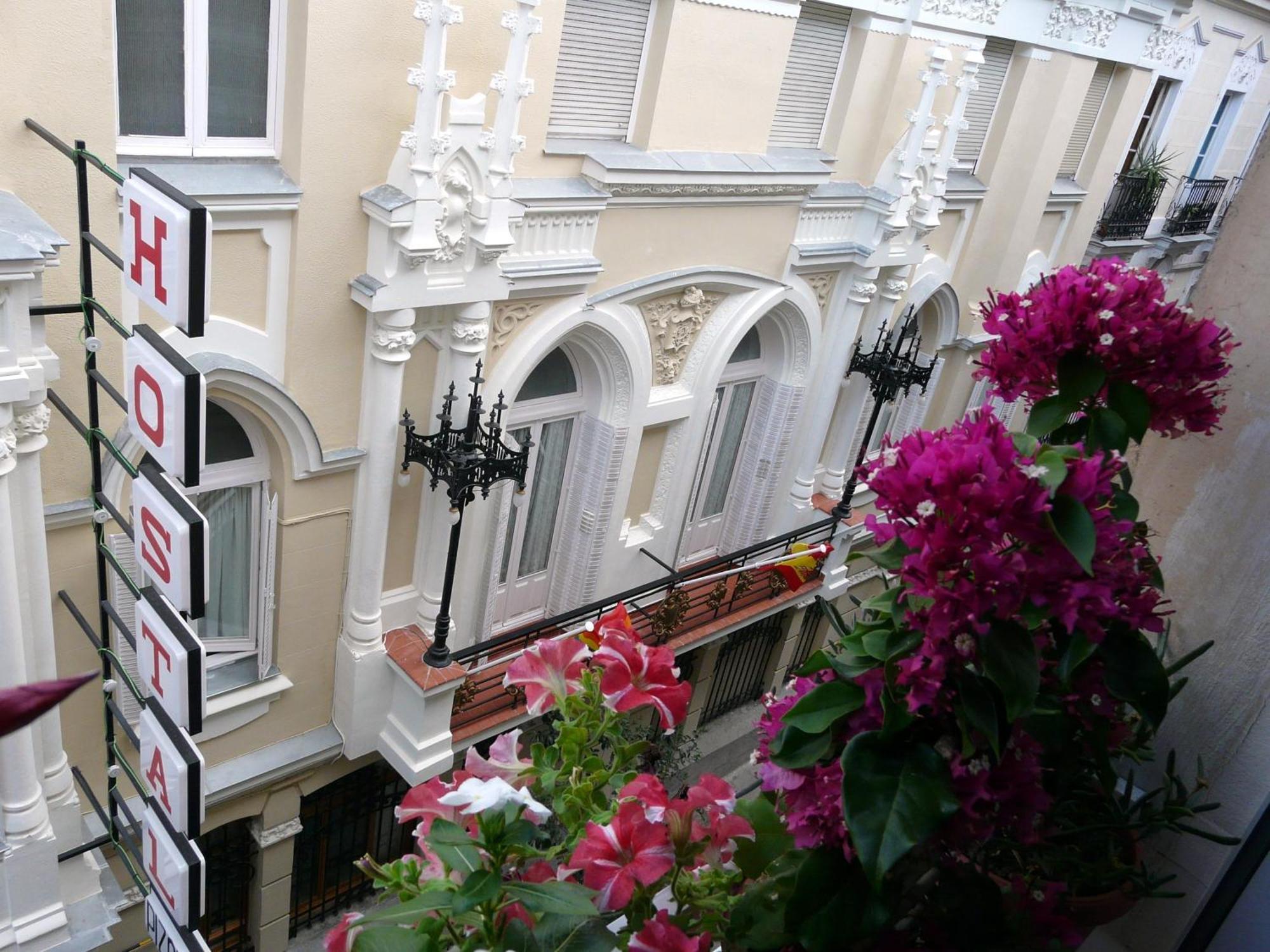 Hostal Goyal Pizarro Madrid Exterior photo