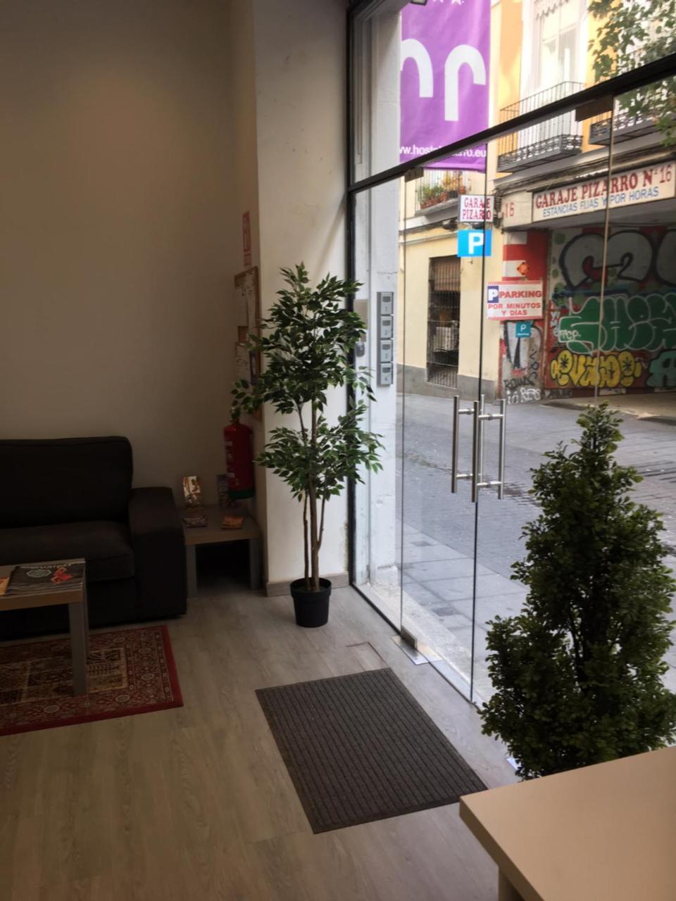 Hostal Goyal Pizarro Madrid Exterior photo