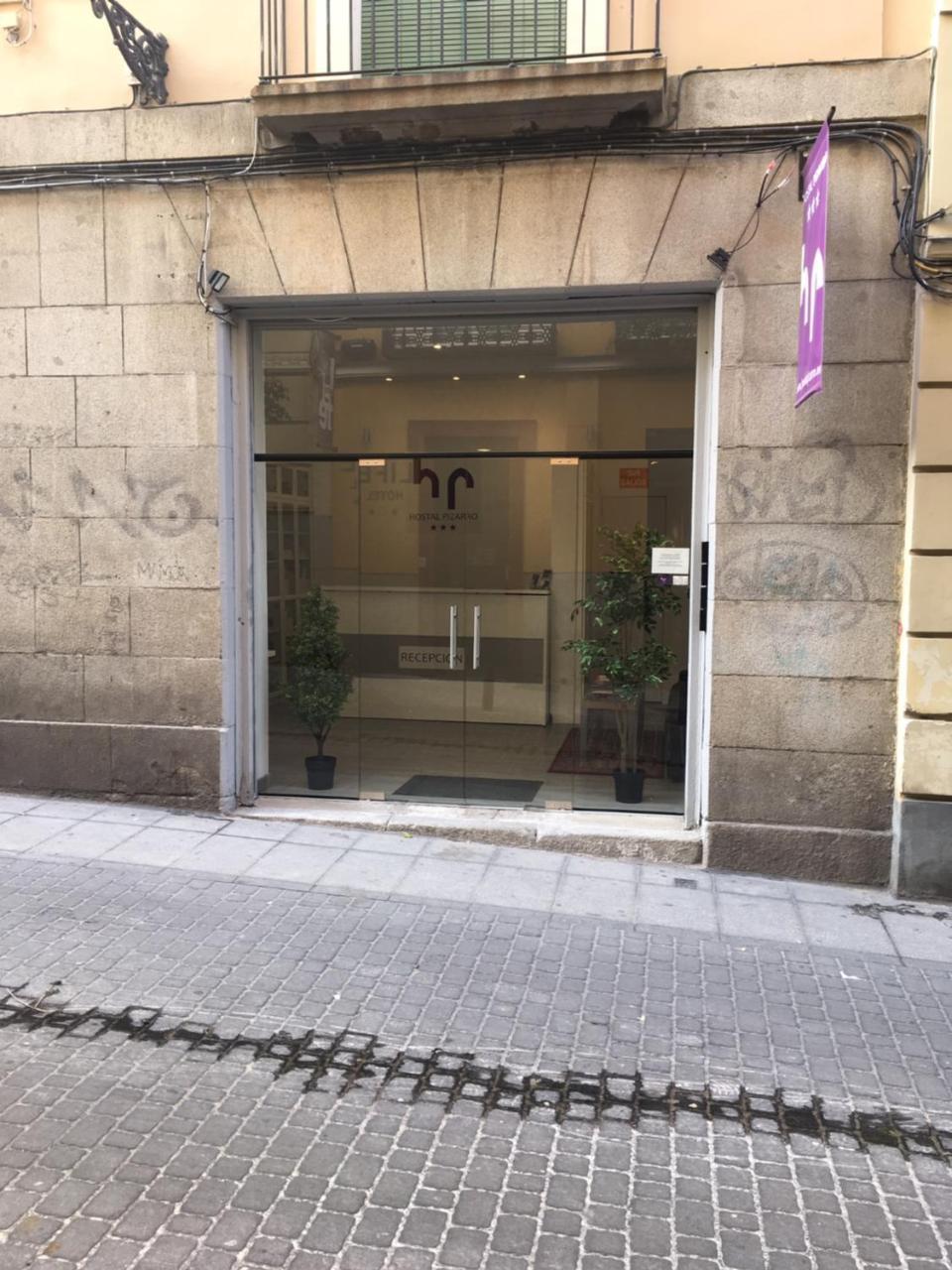 Hostal Goyal Pizarro Madrid Exterior photo